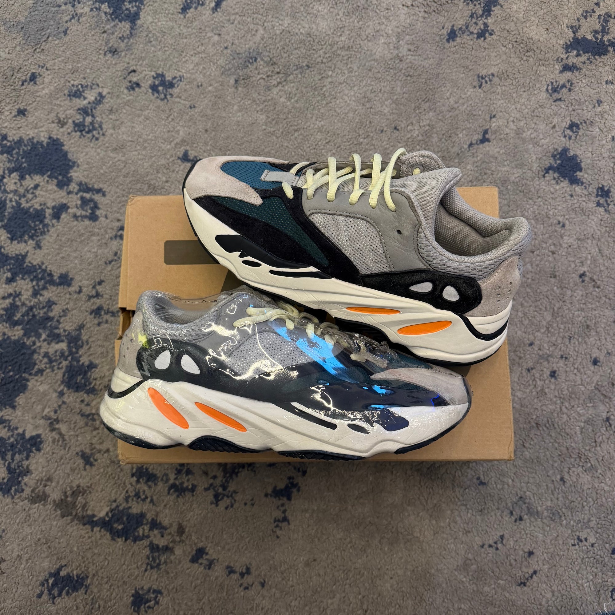 Yeezy Boost 700 Wave Runner USED