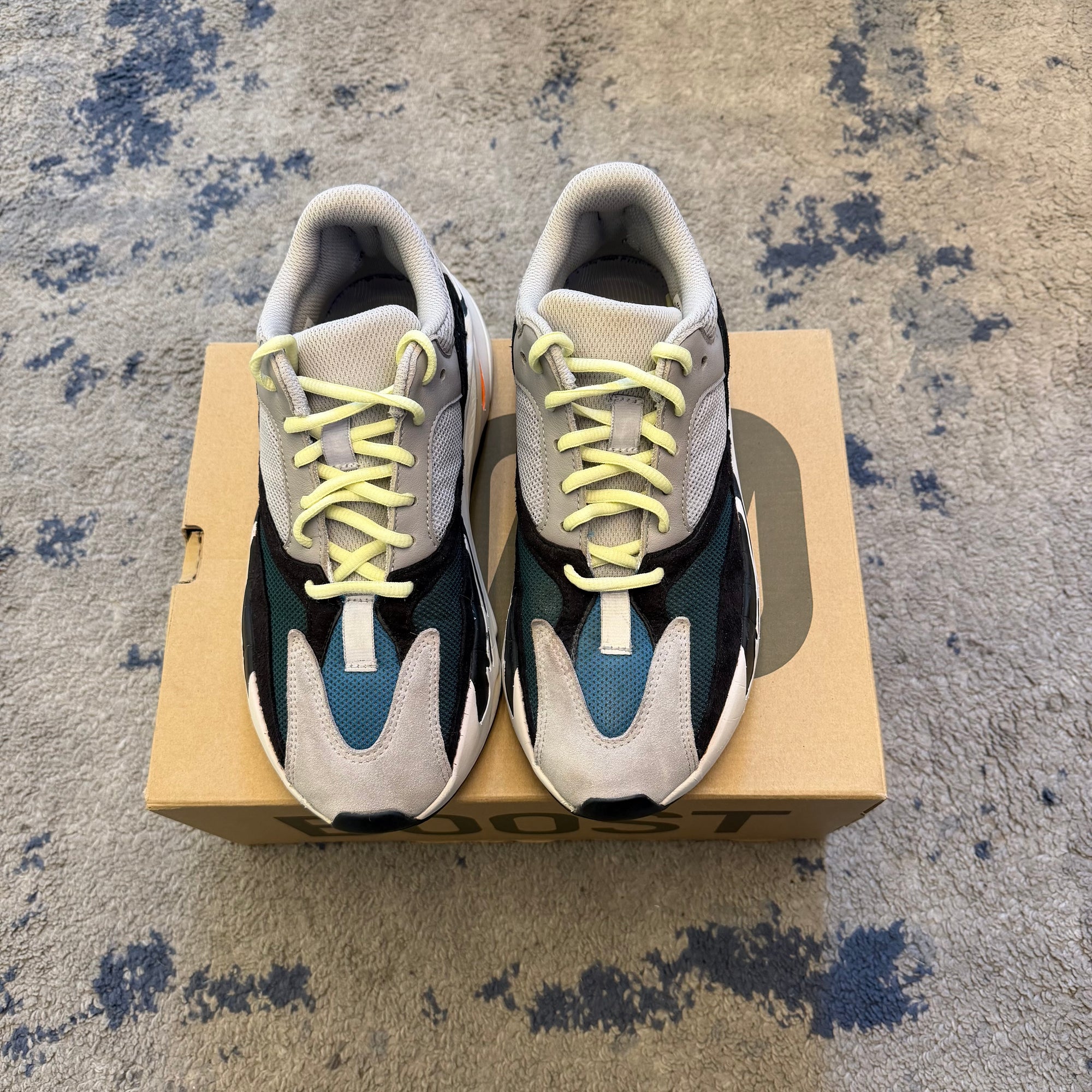 Yeezy Boost 700 Wave Runner 40 2/3 USED