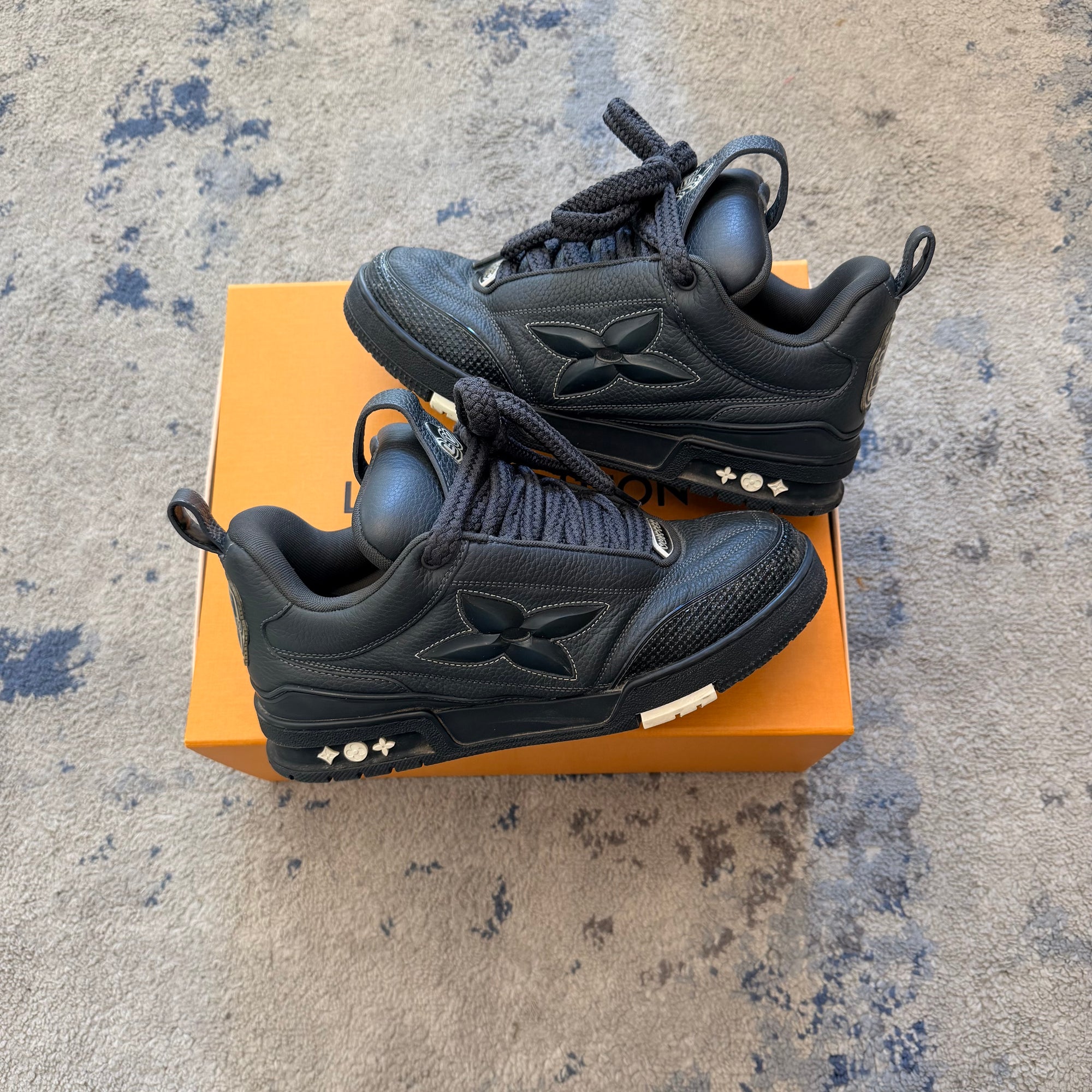 Louis Vuitton Skate Black 40 fit 41/42