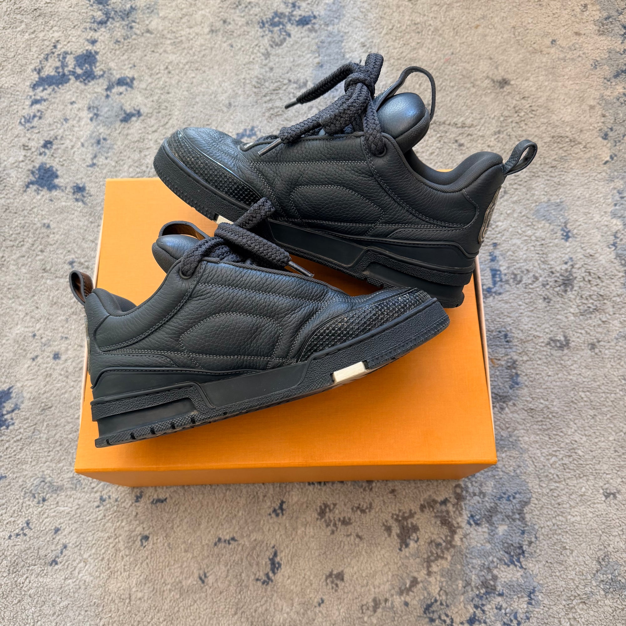 Louis Vuitton Skate Black 40 fit 41/42