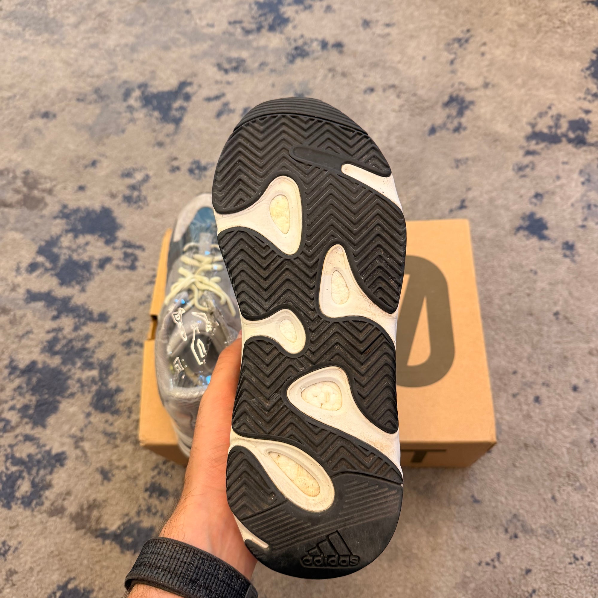 Yeezy Boost 700 Wave Runner USED