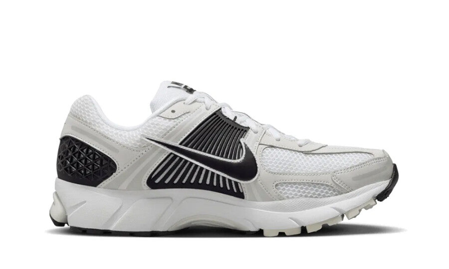 Nike Zoom Vomero 5 White Black