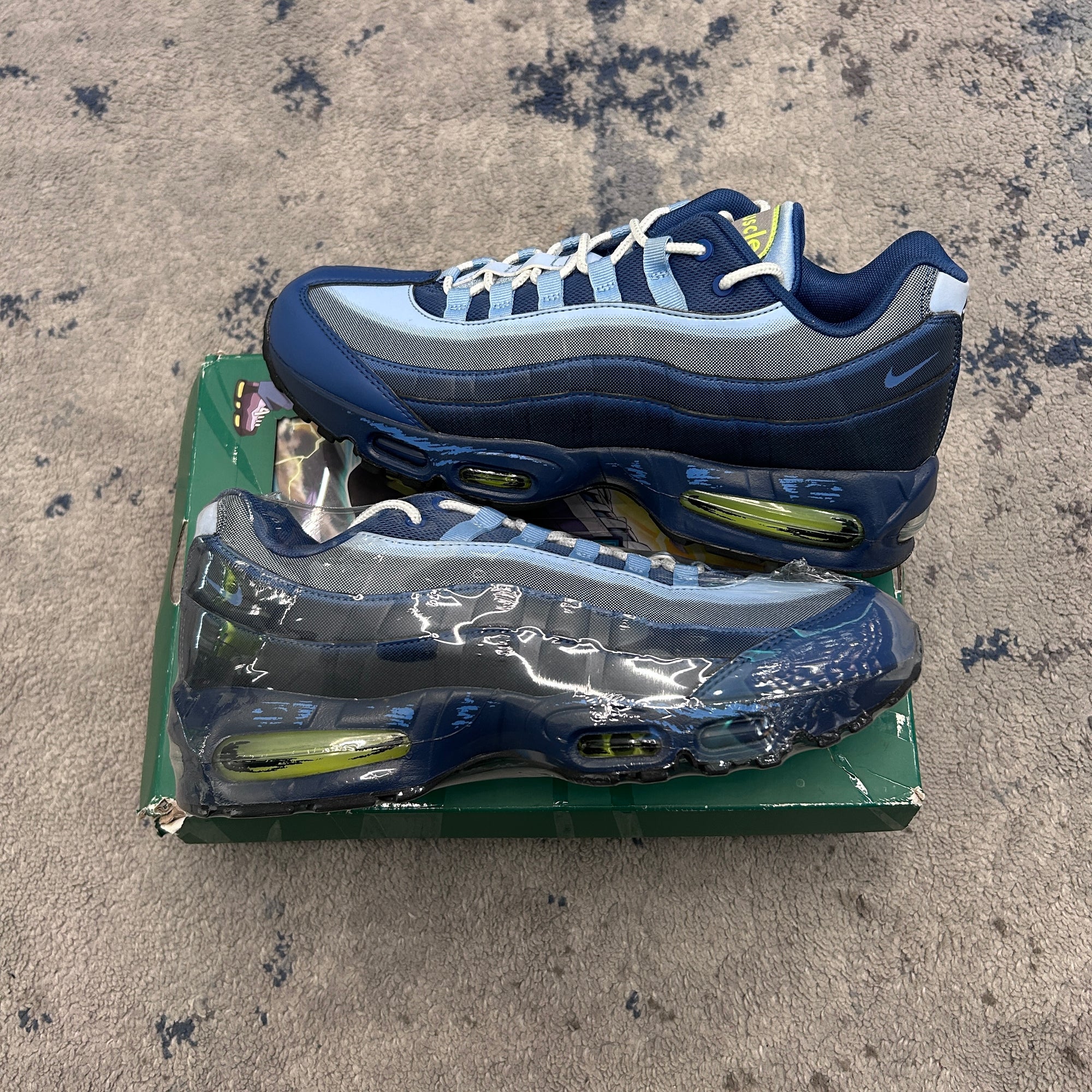 Nike Air Max Muscle 95 Yu-Gi-Oh!
Joey (with promotional card)