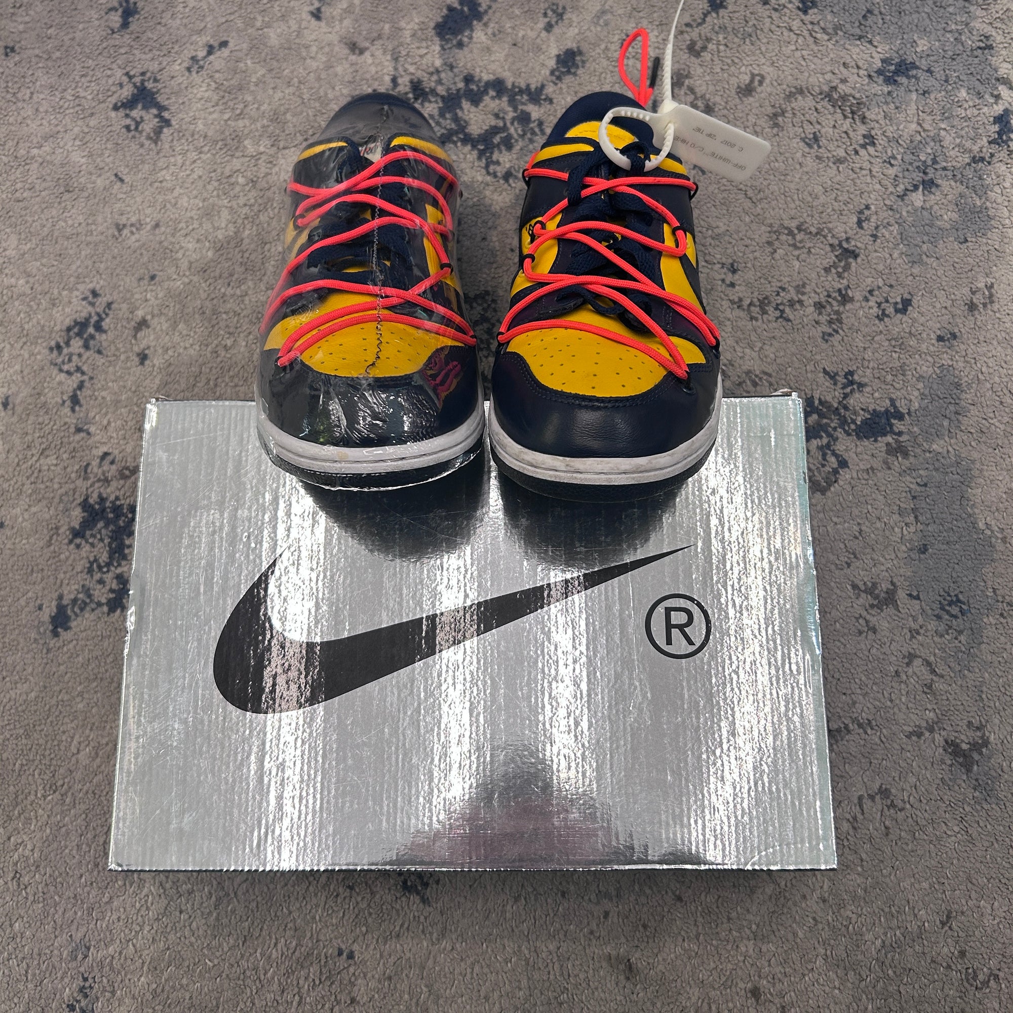 Nike Dunk Low x Off-White University Gold 9+/10