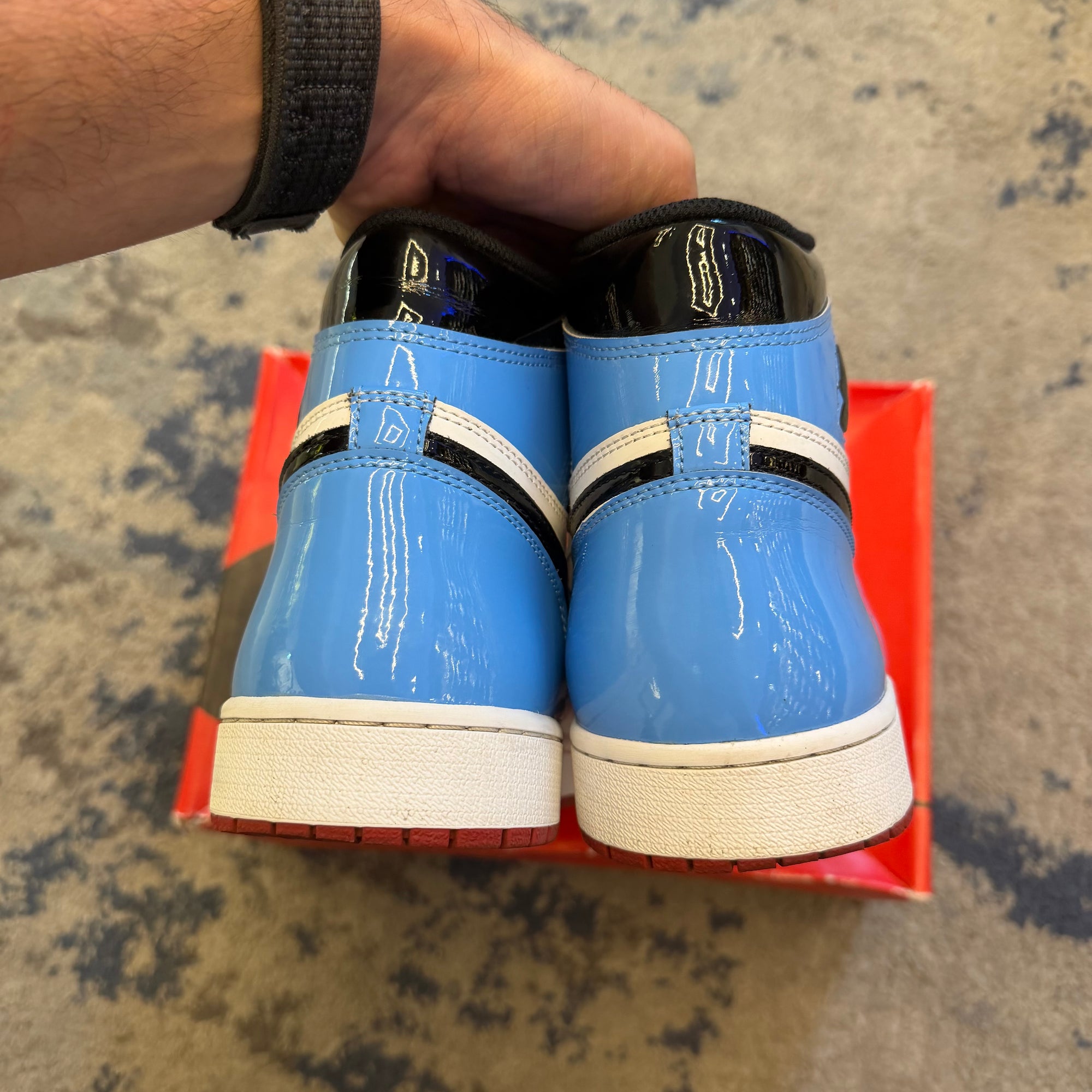 Jordan 1 Retro High Fearless UNC Chicago USED