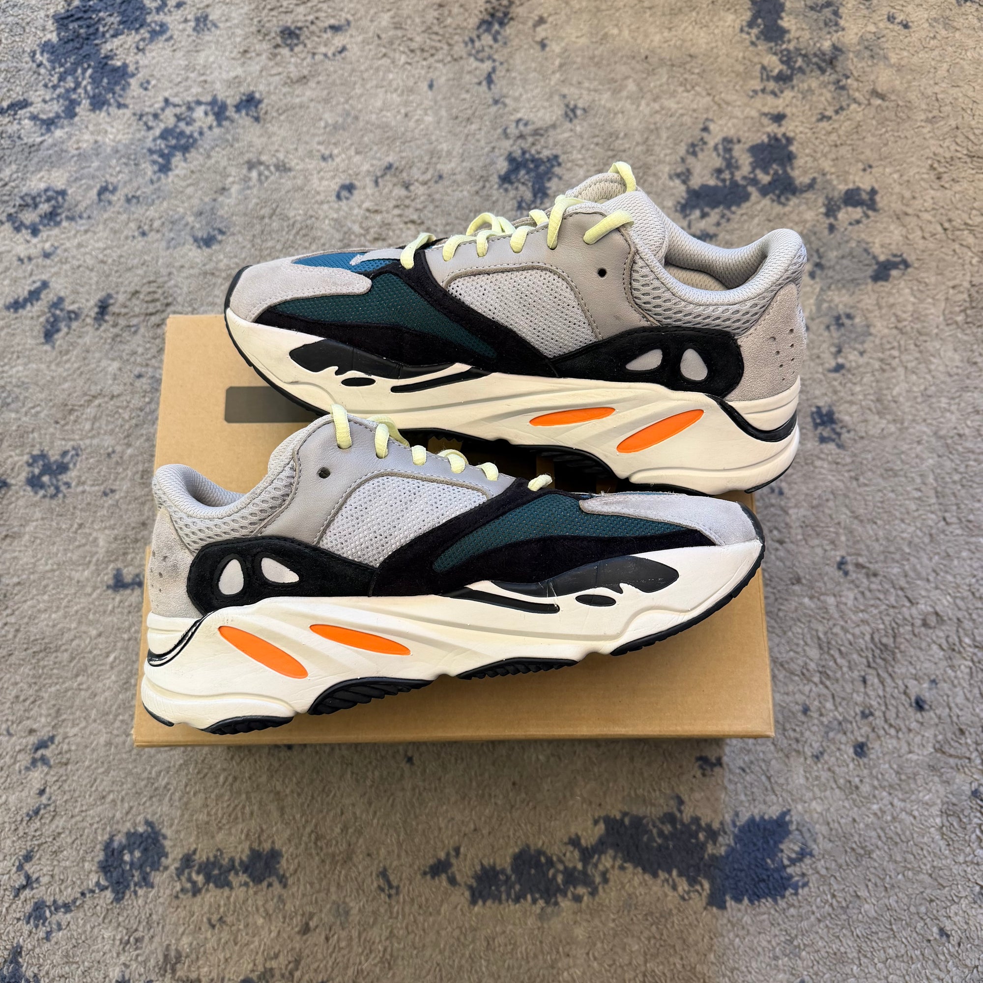 Yeezy Boost 700 Wave Runner 40 2/3 USED