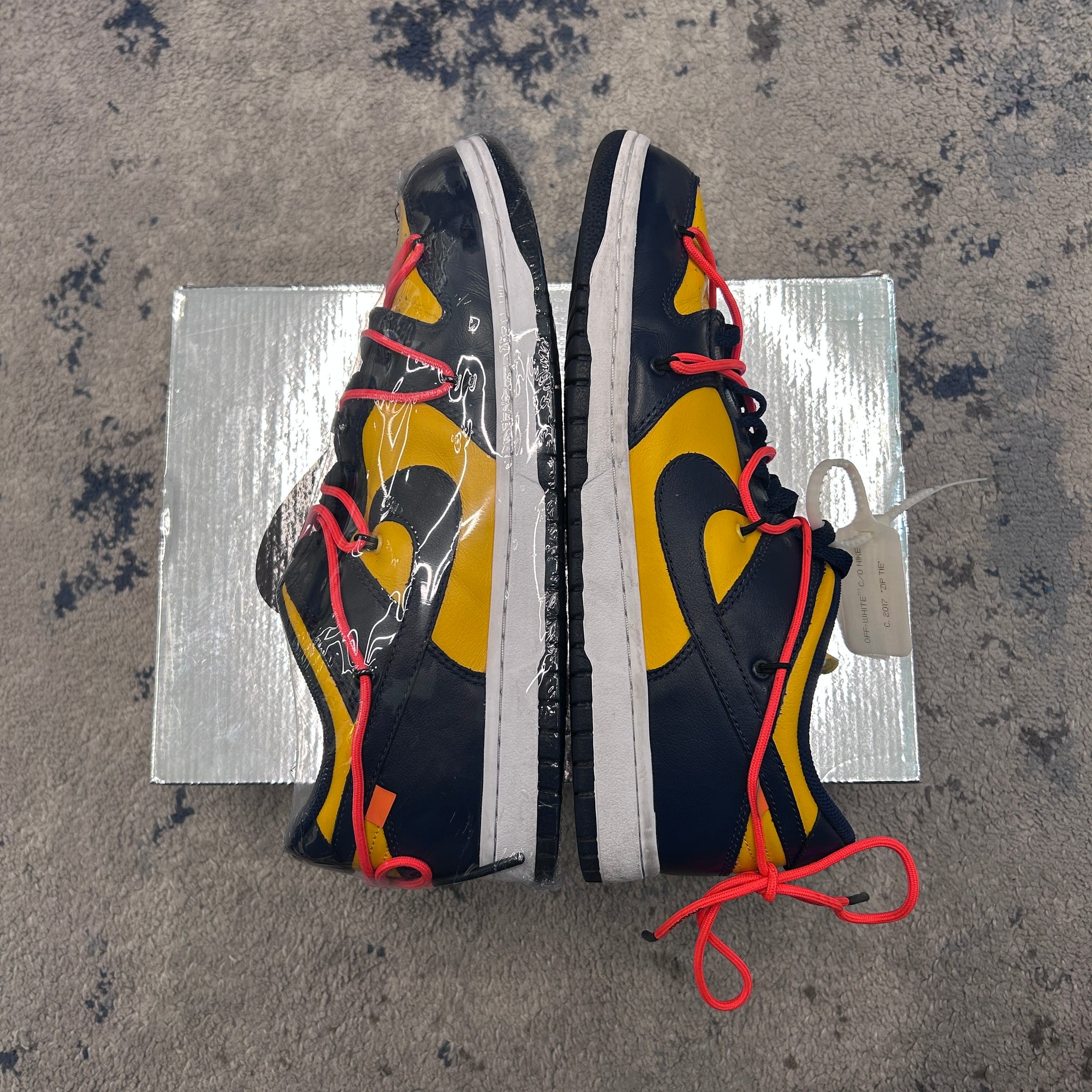 Nike Dunk Low x Off-White University Gold 9+/10