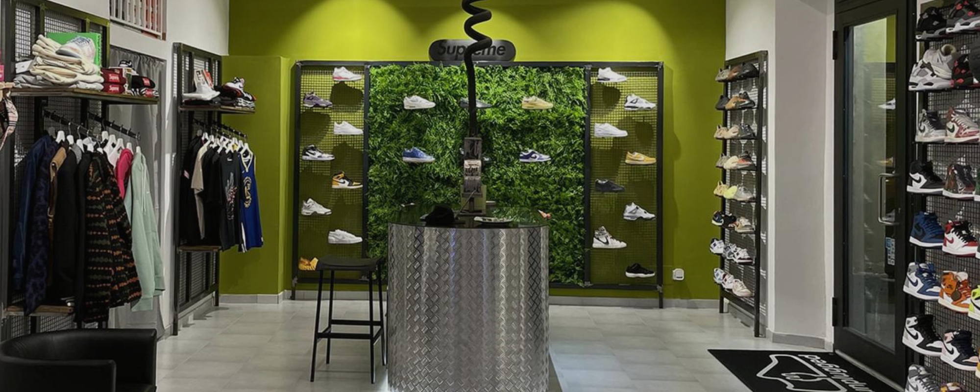 custom-slideshow-image-desktop-block_aXBeXF